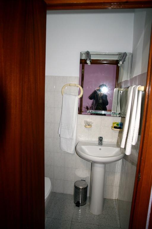 ホテル Hostal Asturias Jarilla エクステリア 写真