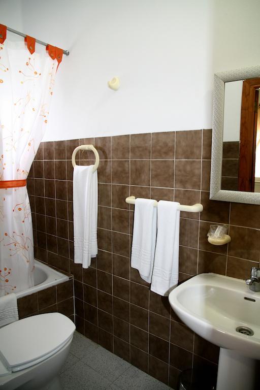 ホテル Hostal Asturias Jarilla 部屋 写真