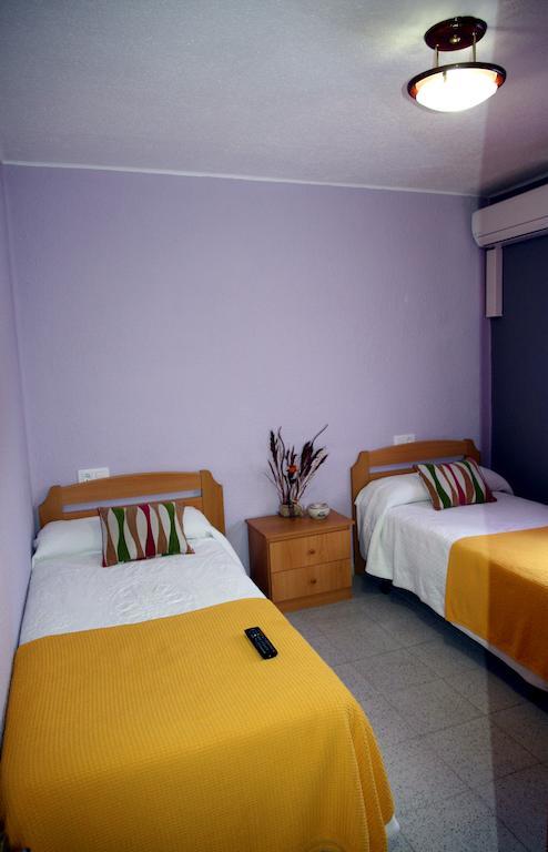 ホテル Hostal Asturias Jarilla 部屋 写真